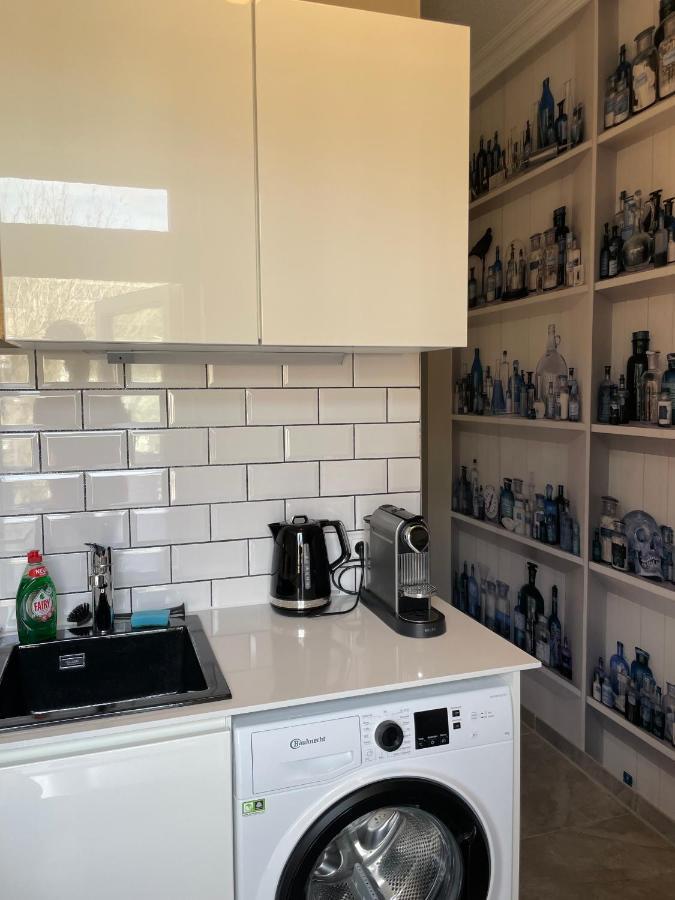 Altbaucharme Deluxe Mit Balkon In Zentraler Lage Apartment
