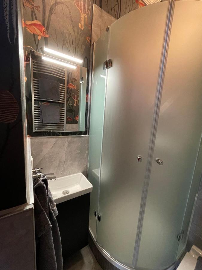 Apartment Altbaucharme Deluxe Mit Balkon In Zentraler Lage *